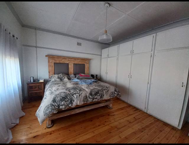 4 BEDROOM FREEHOLD FOR SALE IN CASSELDALE